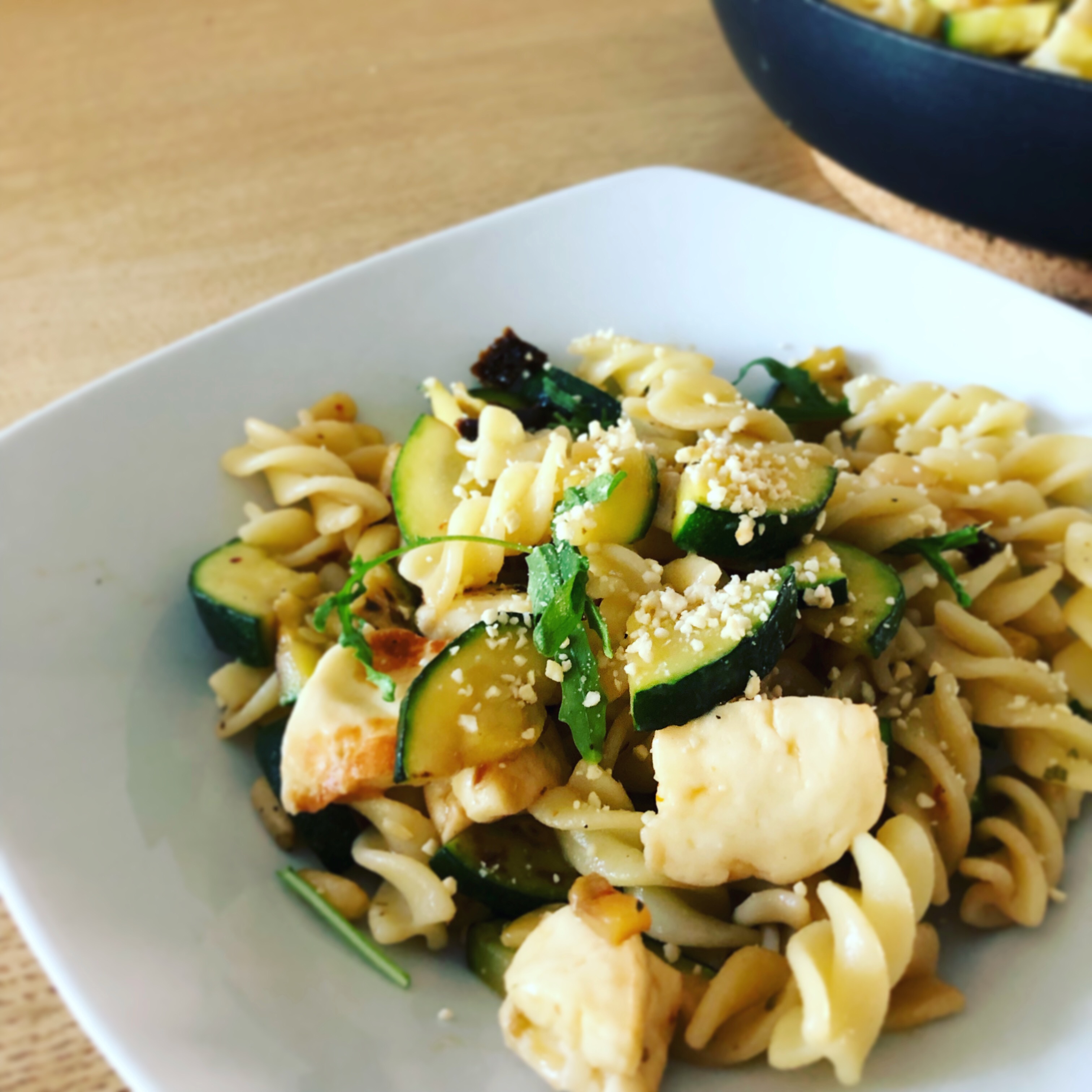 Pasta met courgette en halloumi Veglog.be